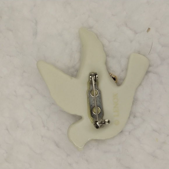 Lenox Brooch Set. 2 pins 24KT gold on Cream Porcelain. Bird and Hat - Picture 3 of 7